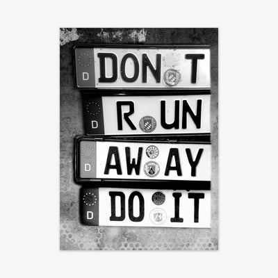 Postkarte "Don't Run Away"