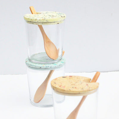 Zuckerglas mit Löffel Gelb