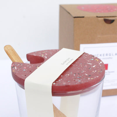 Zuckerglas mit Löffel Rot