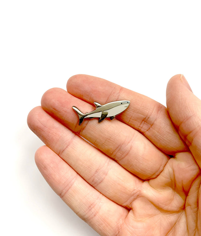 Pin "Weißer Hai" Emaille