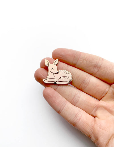 Pin "Reh" Emaille
