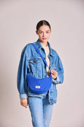Andrea Halbmondtasche Elektrisch Blau